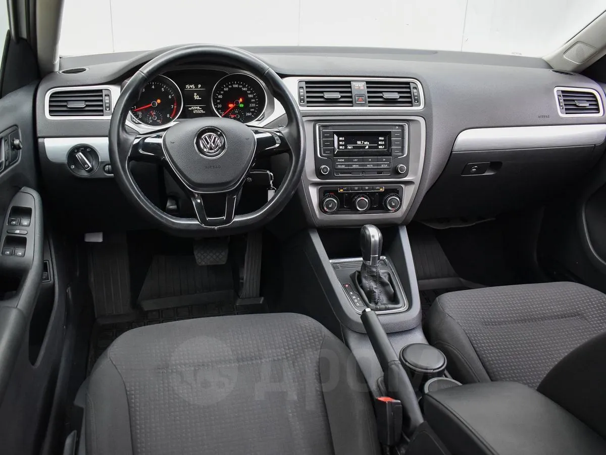 Volkswagen Jetta Image 6